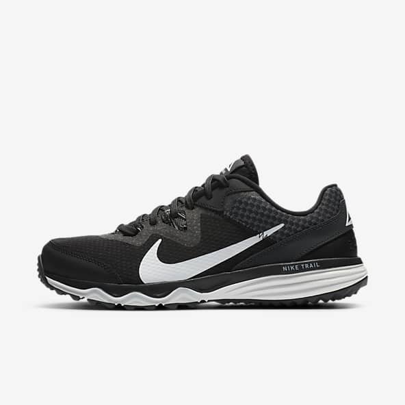 black and white nikes running shoes