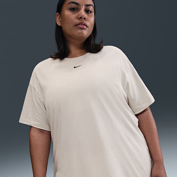 Nike Sportswear Essential Women's T-Shirt (Plus Size)