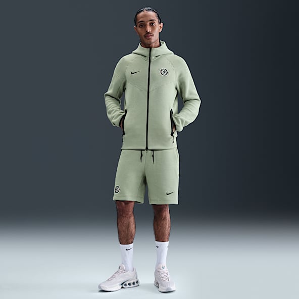 Chelsea F.C. Tech Men's Nike Football Fleece Shorts