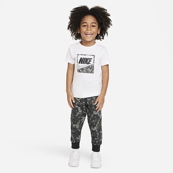 NikeNike Toddler T-Shirt and Pants Set