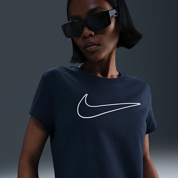 Nike Sportswear Women's Short-Sleeve Graphic T-Shirt