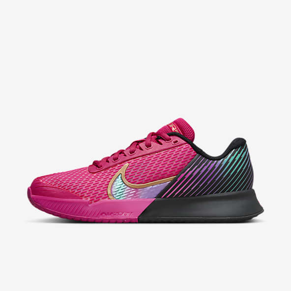 It's #wellnesswednesday !! Checkout these cute NIKE tennis shoes