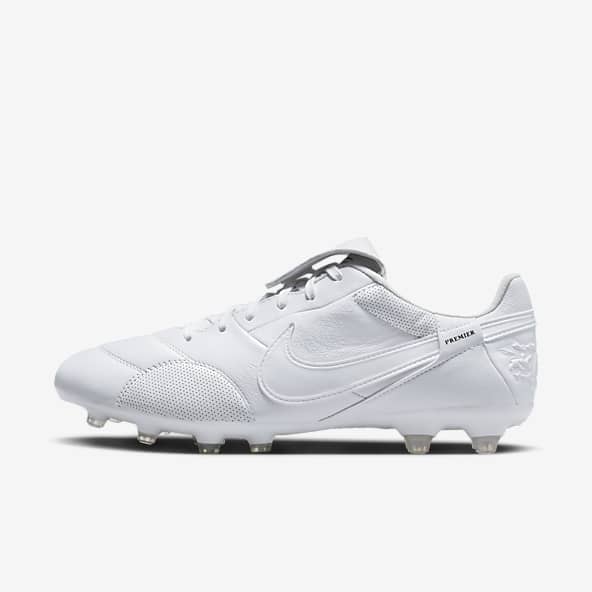 Hommes Blanc Football Chaussures. Nike LU