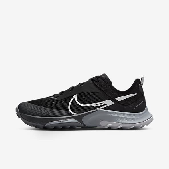 black shoes nike