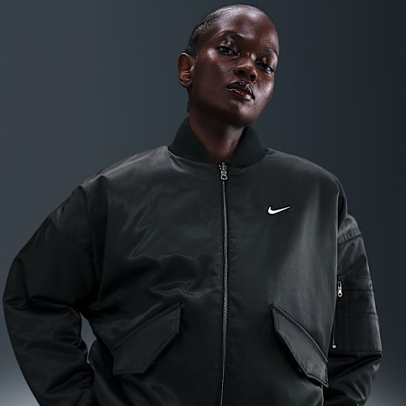 Nike Sportswear Chamarra bomber Therma-FIT reversible para mujer