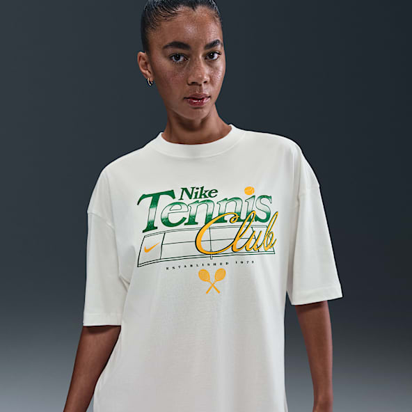 Nike Sportswear Women's Oversized Graphic T-Shirt
