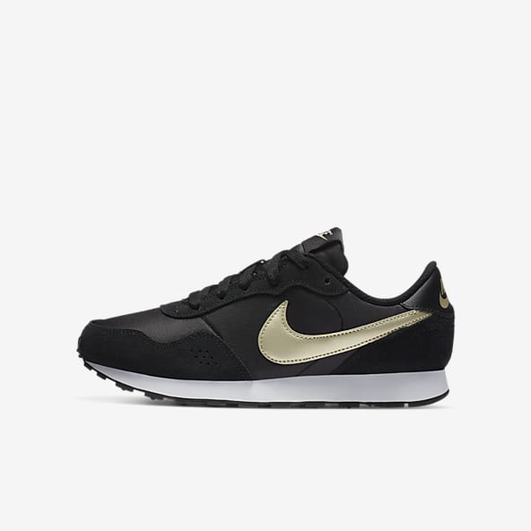 popular girl nike shoes