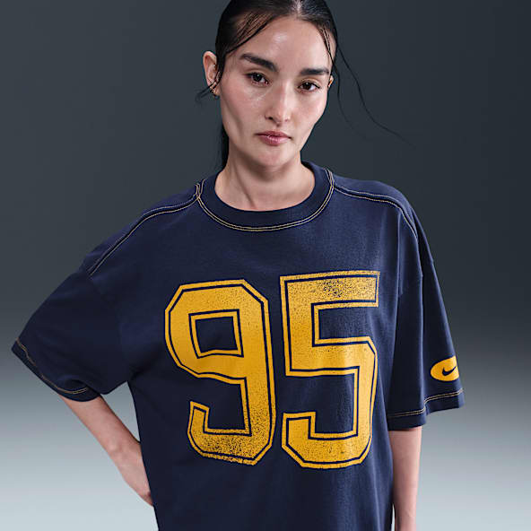 Nike Sportswear Women's Short-Sleeve T-Shirt