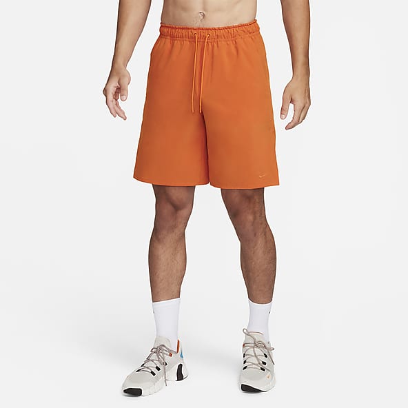 Naranja Shorts. Nike US