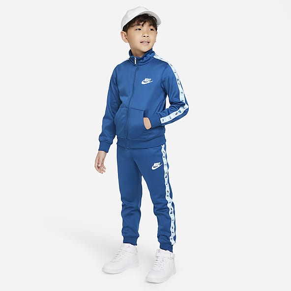 Conjuntos deportivos deals niños nike