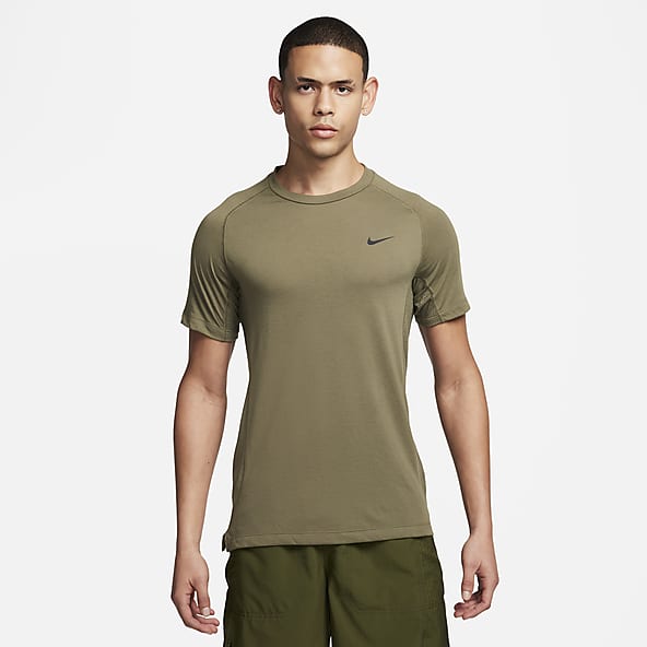 Herren Grün Oberteile und T-Shirts. Nike DE