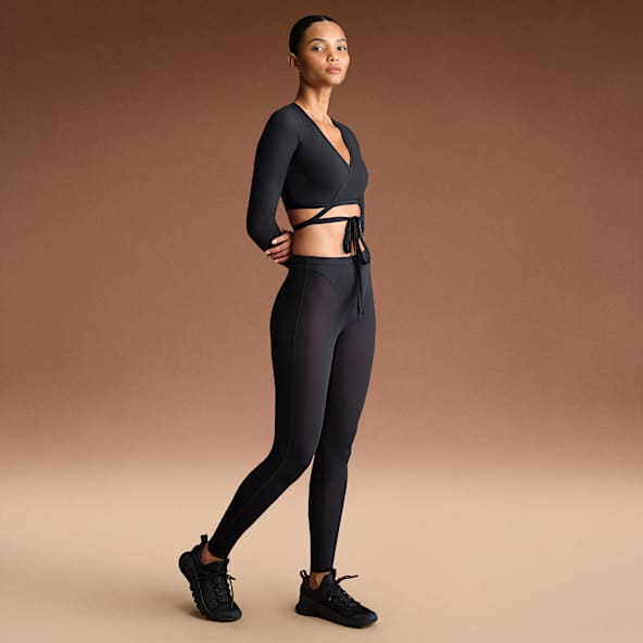 NikeSKIMS Weightless Layers Women's High-Waisted V-Panel Leggings