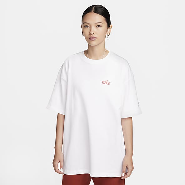 Women's Graphic T-Shirts. Nike IN