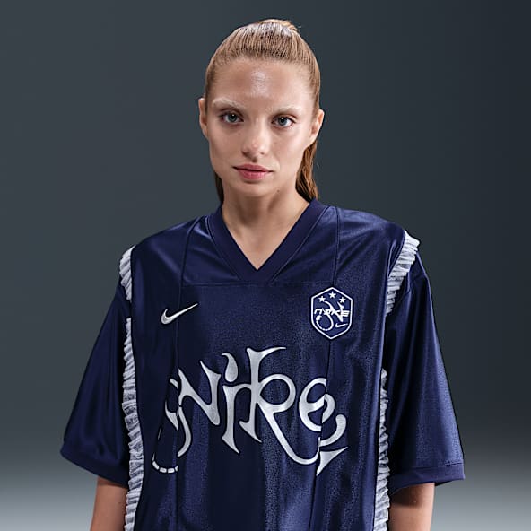 Nike Sportswear Women's Short-Sleeve Graphic Jersey Top