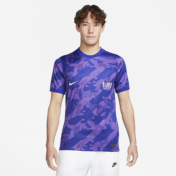purple nike shirt