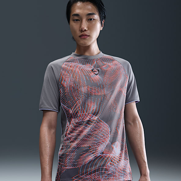 Nike Academy+ Men's Dri-FIT Short-Sleeve Football Top