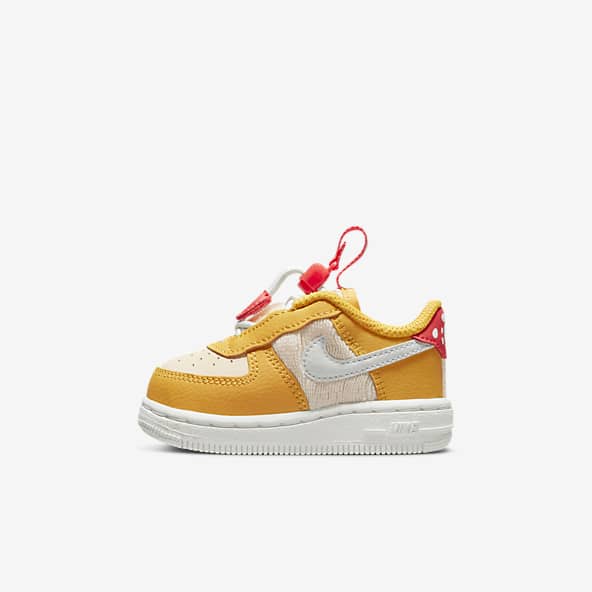 Como debate Adular Yellow Air Force 1 Shoes. Nike.com