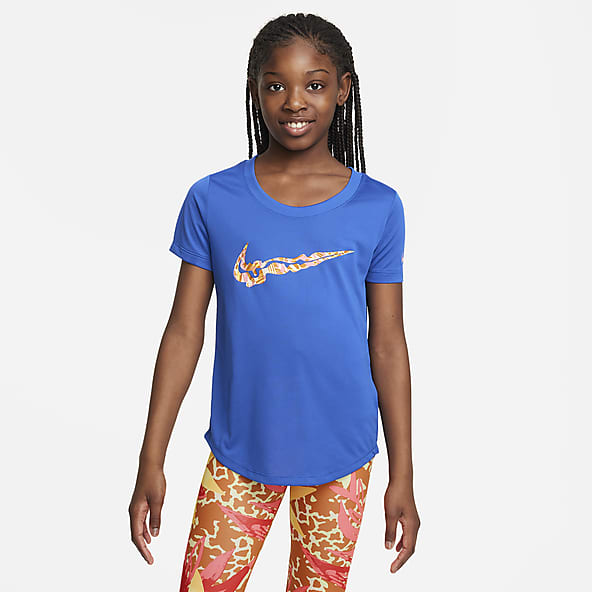 Nike Sportswear Icon Clash Older Kids' (Girls') T-Shirt. Nike ID