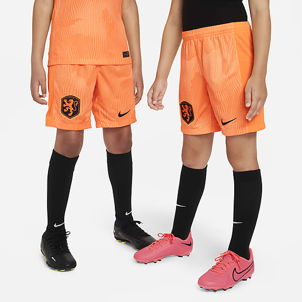 Orange Shorts. Nike CA