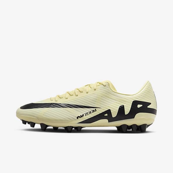 Scarpe da calcio per erba sintetica. Nike CH