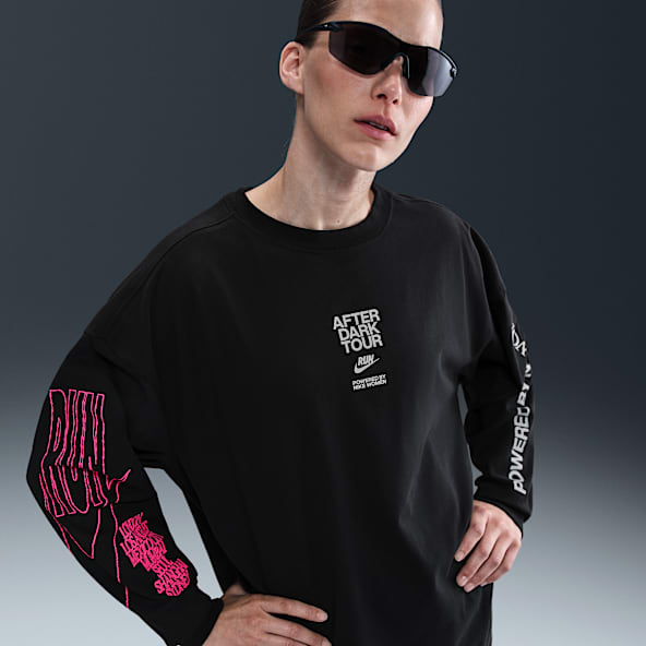 Nike Women's Oversized Long-Sleeve Graphic T-Shirt