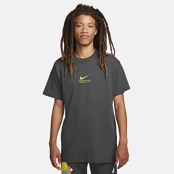 Nike t shirt sportswear deals