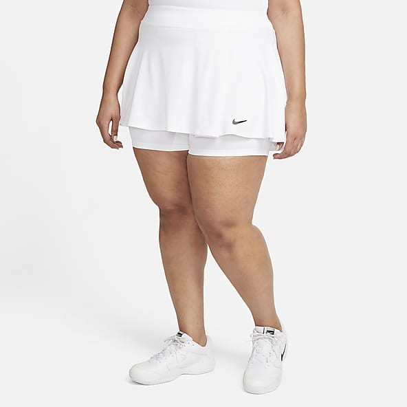 Falda de tenis para mujer talla grande Nike Dri-FIT Advantage.