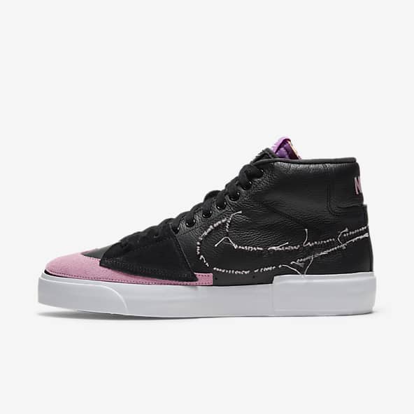 black nike skate shoes