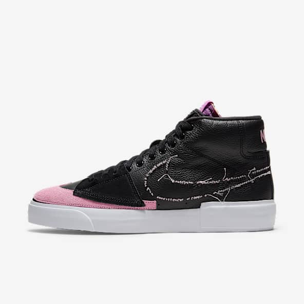 Women's Mid Top Shoes. Nike SI
