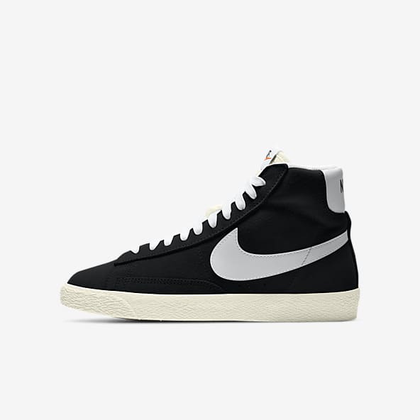 nike sneakers on clearance