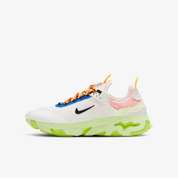 nike boys react