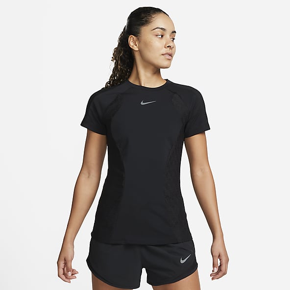 Amuseren Geestig Op risico Dames Shirts met korte mouwen. Nike BE
