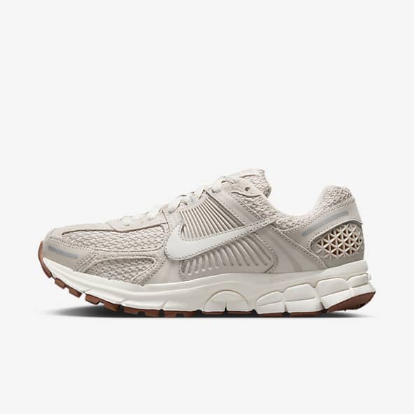 Nike met sleehak deals