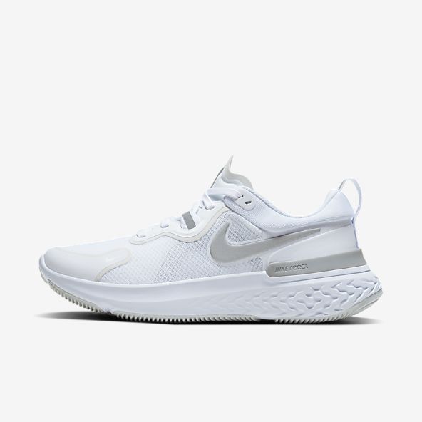 white nike running shoes women