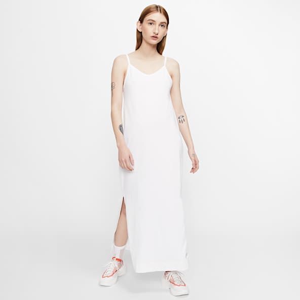 robe nike blanche