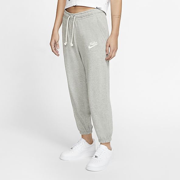 nike sweat outfit womens