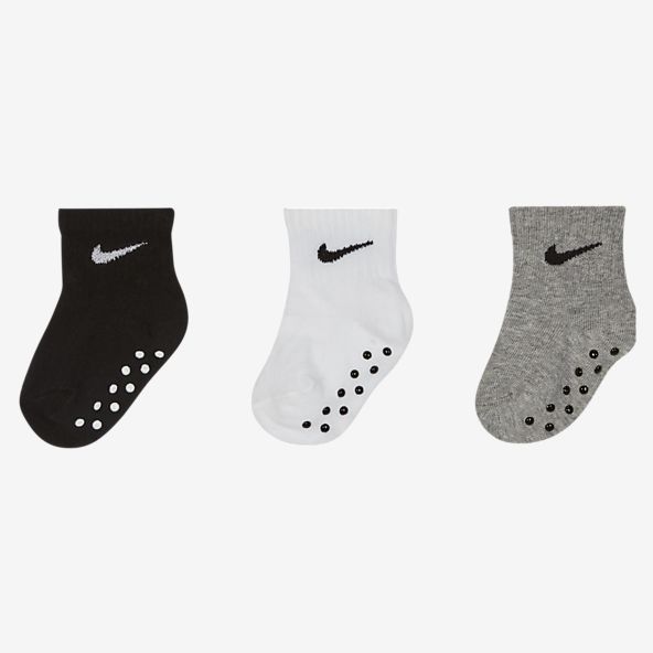 nike baby socks and hat