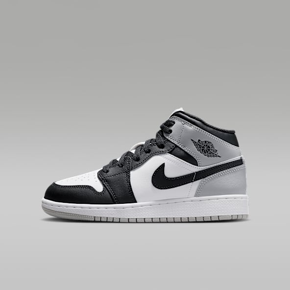 Air Jordan 1 Mid Big Kids' Shoes