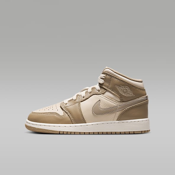 Air Jordan 1 Mid Big Kids' Shoes