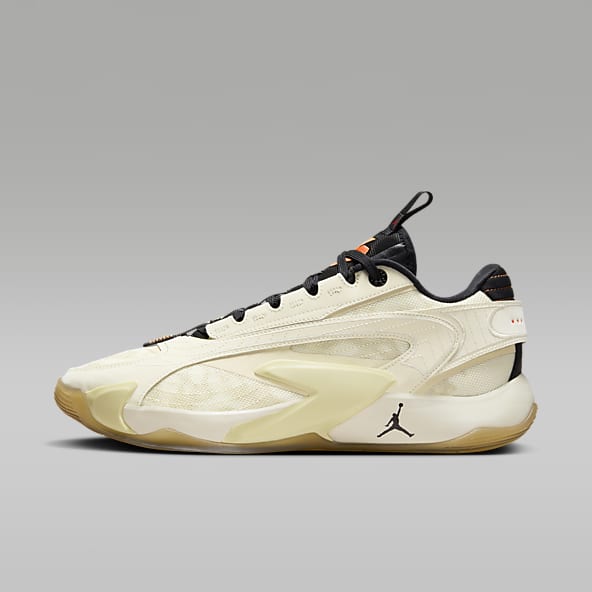 Nike basketball discount shoes white