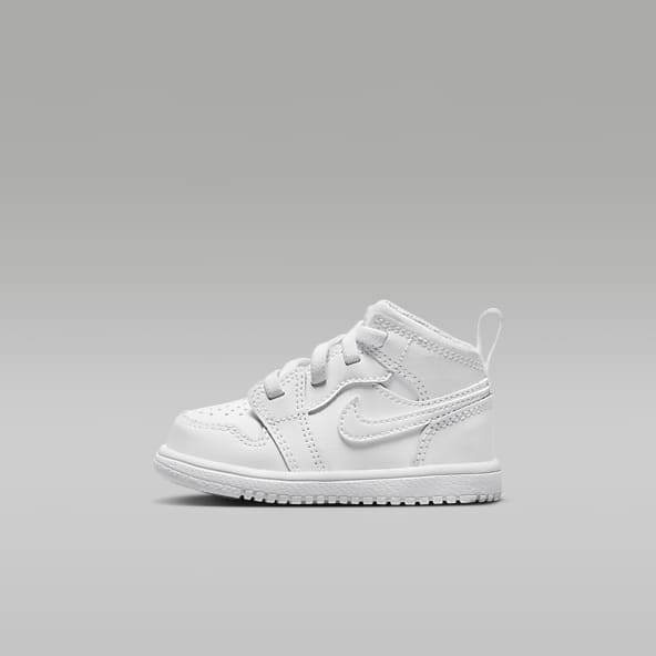 White Shoes & Trainers. Nike SI