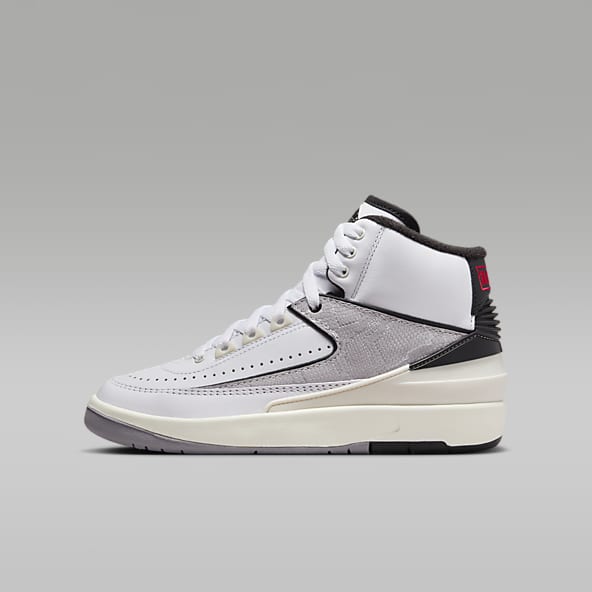 Childerens nike store top