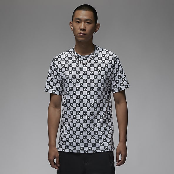 Louis Vuitton Black T-SHIRT Men M  Mens tshirts, Black tshirt, T shirt