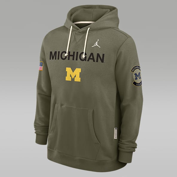 Michigan 2025 Military Appreciation Sudadera con gorro sin cierre universitaria marca Jordan Dri-FIT para hombre