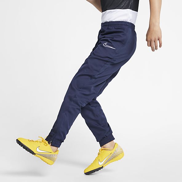 Erkek Cocuk Futbol Esofman Altlari Ve Taytlar Nike Tr