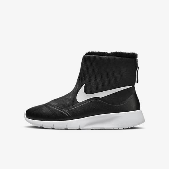 Nike tanjun black best sale friday
