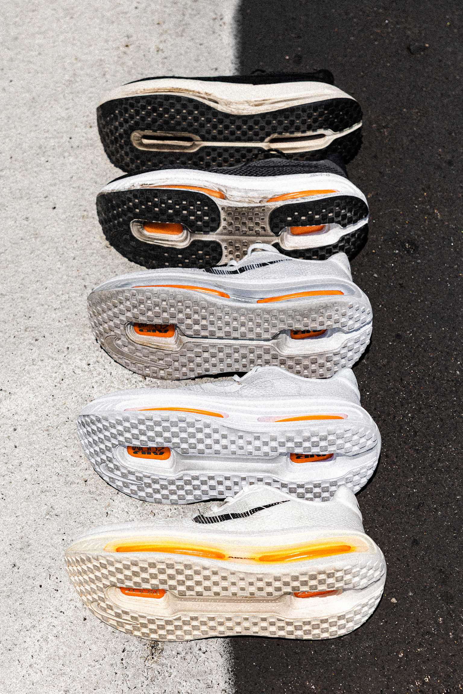 限界を突破するランを叶えるデザイン：ナイキ ボメロ プレミアムが距離