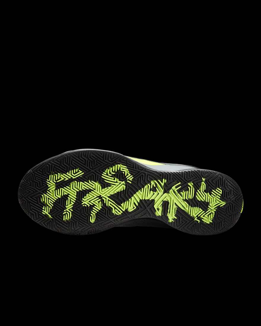 GIANNIS FREAK 6 グローバル The Giannis Freak 6 is the Latest Signature Shoe From Super Hooper