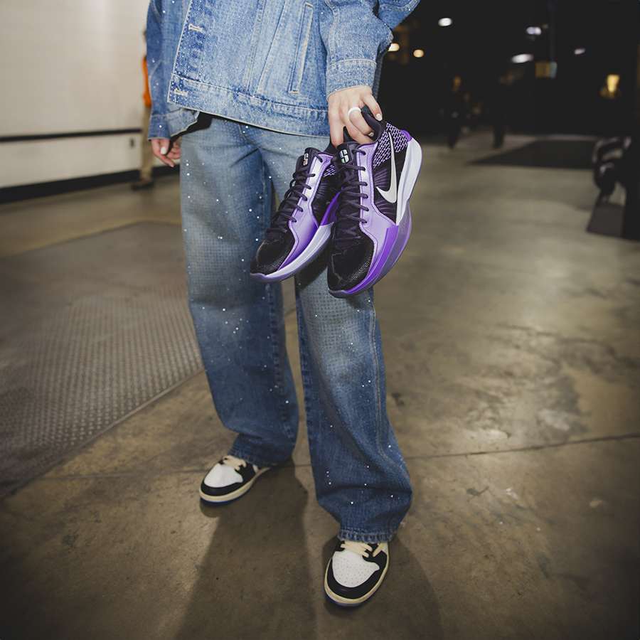 シューズ(男性用) Nike Women's Sabrina 2 \