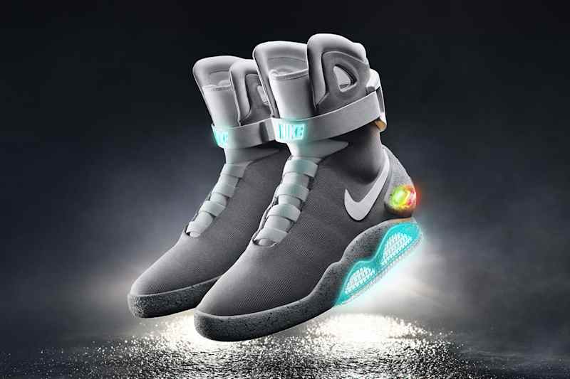 Nike Air Mag（映画の靴を形にした靴）（Nike 公式のページの写真）
